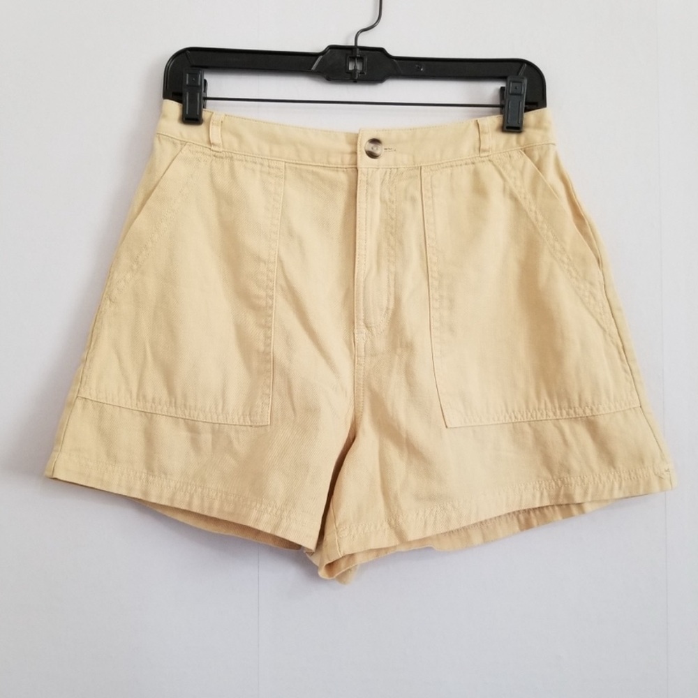 Universal Thread Women's Tan Cotton Shorts Size 6